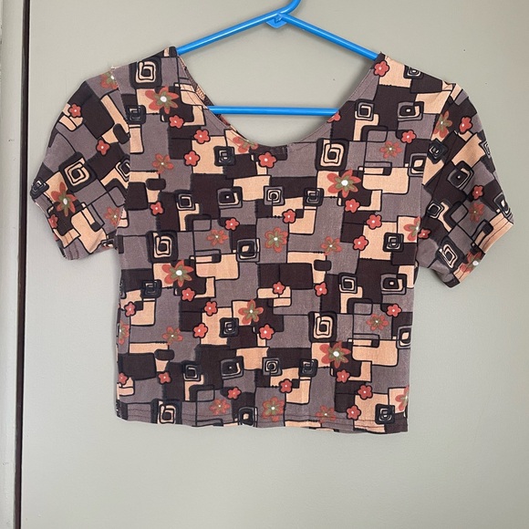 VTG Pretty Girl Floral Geometric Crop Top - Picture 2 of 3